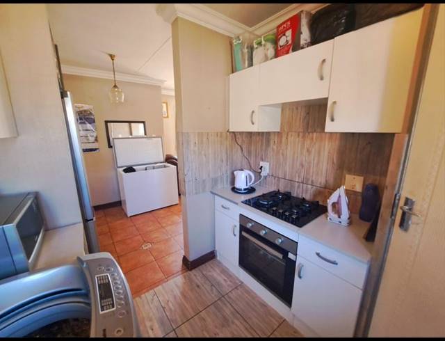 2 BEDROOM HOUSE FOR SALE IN HEUWELOORD